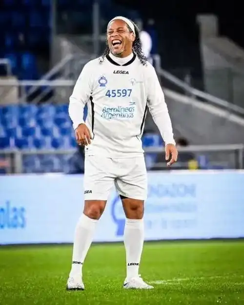 迈克尔-基恩:莫耶斯不满意上半场的表现,下半场我们成功改进.