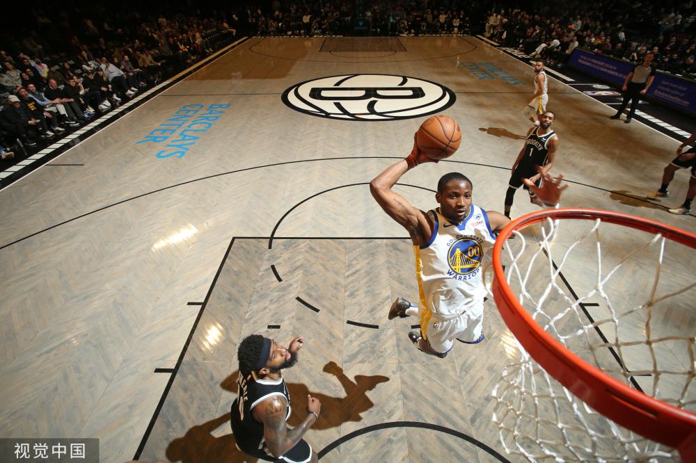 官方:纽卡斯尔联与17岁后卫埃皮亚签下职业合同.